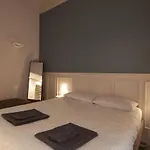 Room222 - Stylish Room La Spezia Old Town - 5\' Station To Cinque Terre