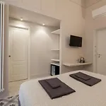 Room222 - Stylish Room La Spezia Old Town - 5\' Station To Cinque Terre