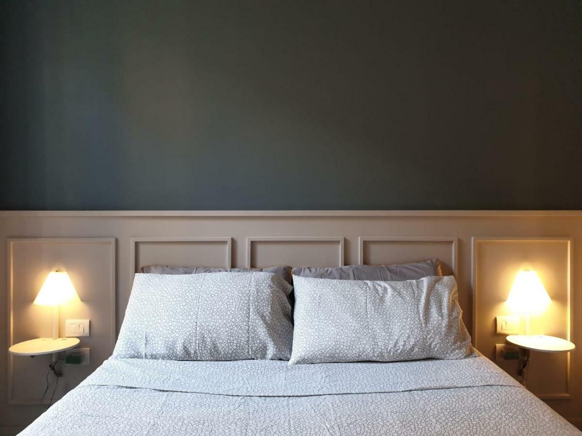 Room222 - Stylish Old Town - 5' Station To Cinque Terre Affittacamere La Spezia