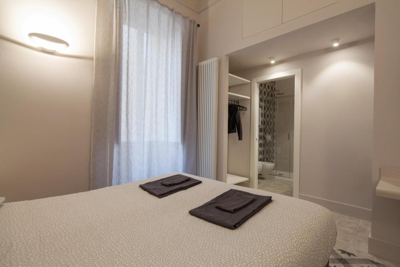 Affittacamere Room222 - Stylish Old Town - 5' Station To Cinque Terre La Spezia