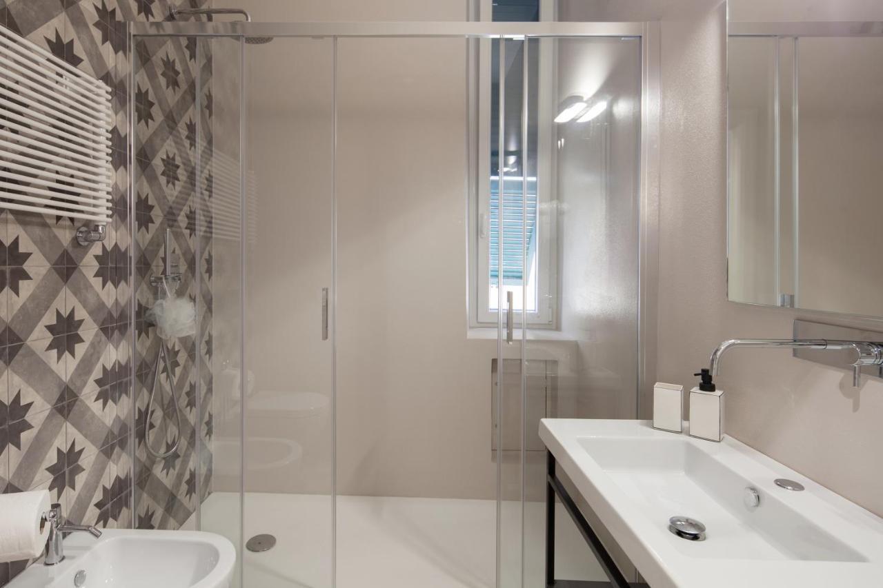 Room222 - Stylish Old Town - 5' Station To Cinque Terre * La Spezia