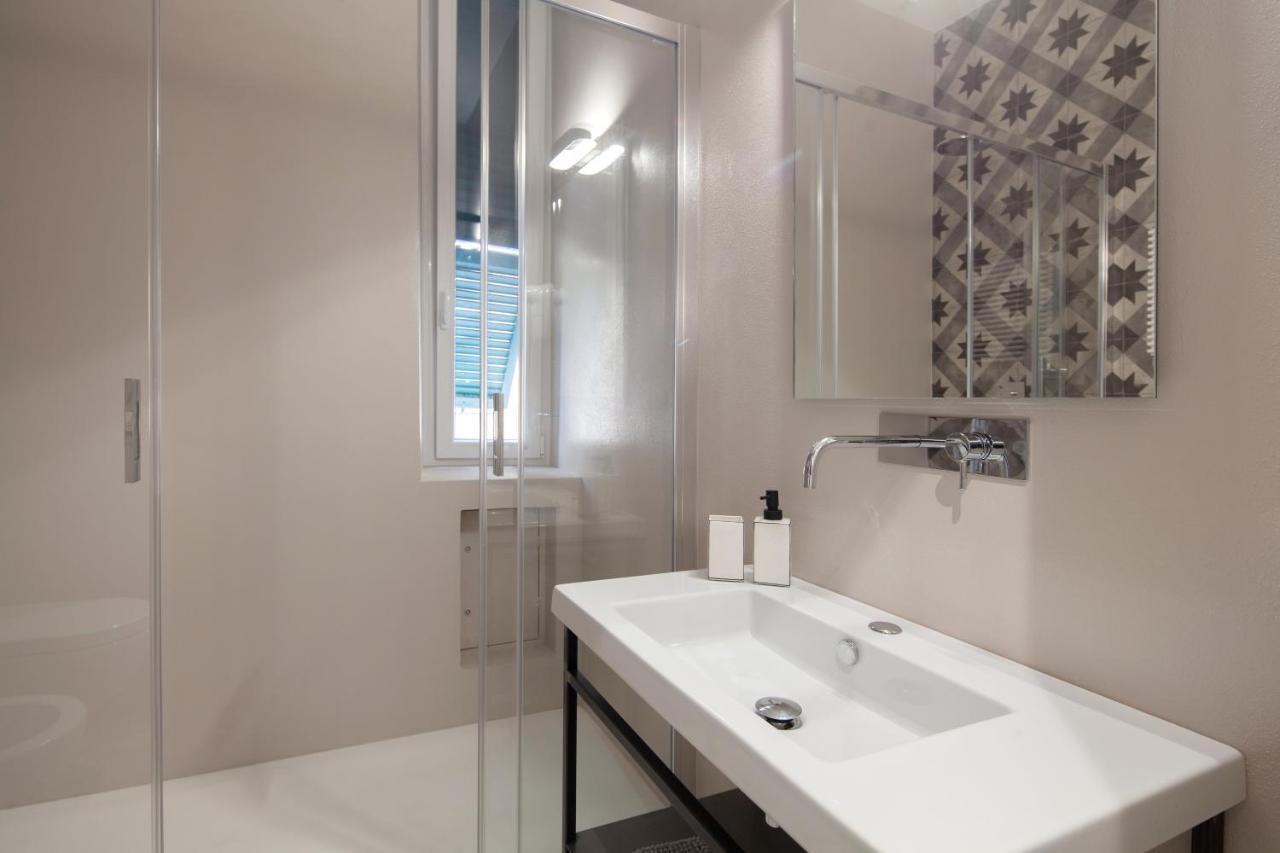 Room222 - Stylish Old Town - 5' Station To Cinque Terre * La Spezia